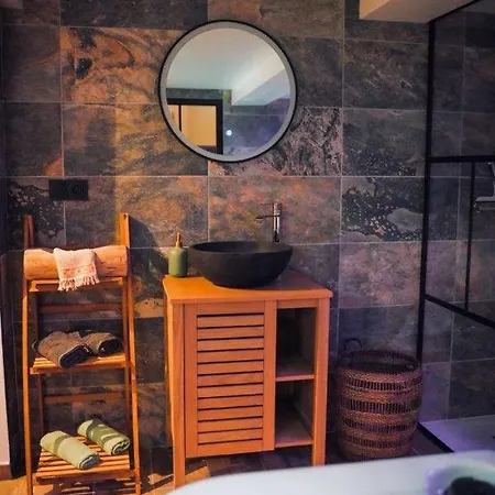 Nuit De La Sagesse Jacuzzi Terrasse Et Parking Privé Apartamento Ruan